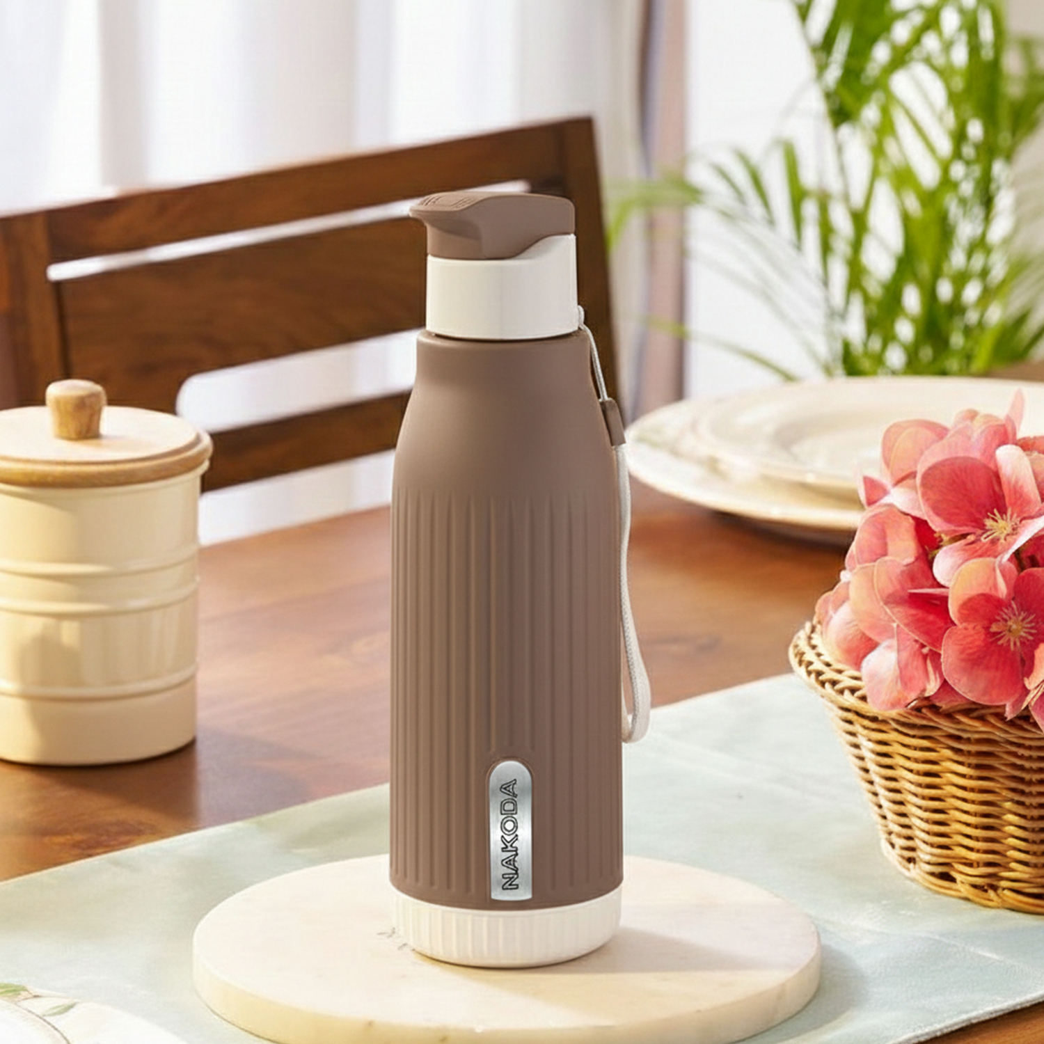 Vigo 900 Insulated Water Bottle, 630ml
